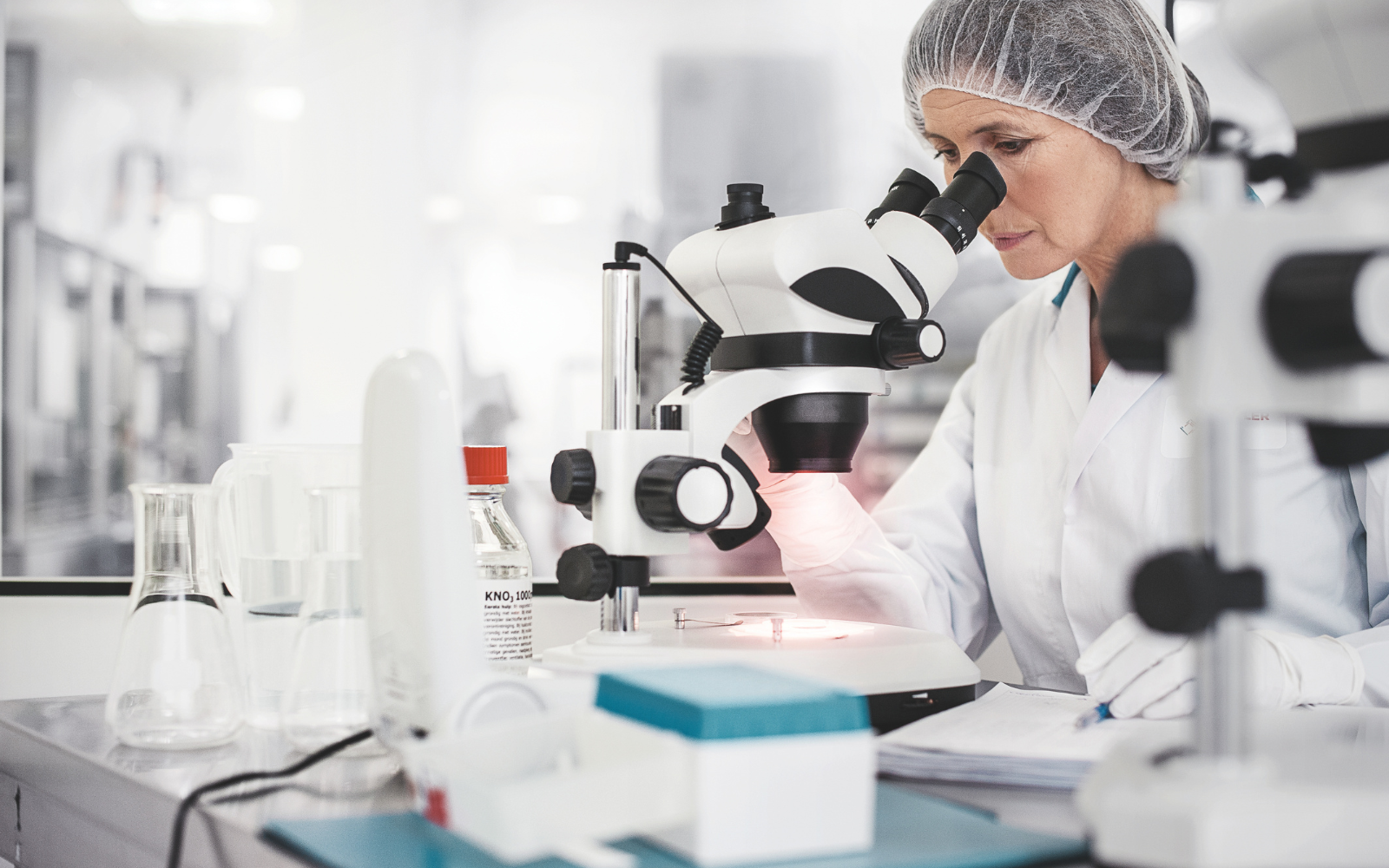 Understanding Extractables & Leachables: Ensuring Product Safety with Datwyler